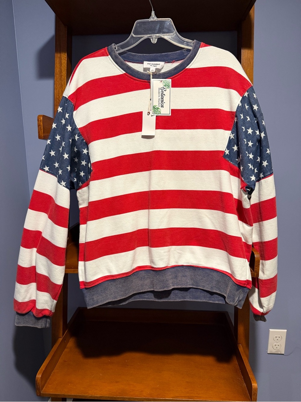 Rae Dunn Women’s Red White & Blue Star Stripe Pullover Sweatshirt, size L, NWT